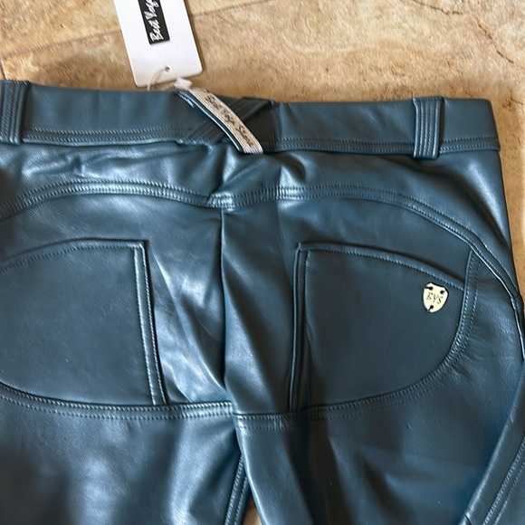 Best yoga store leggings - Picture 5 of 9